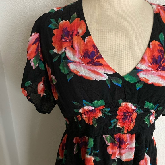 ⭐️$10 DEAL Forever 21 floral tunic/ mini dress - Picture 2 of 4